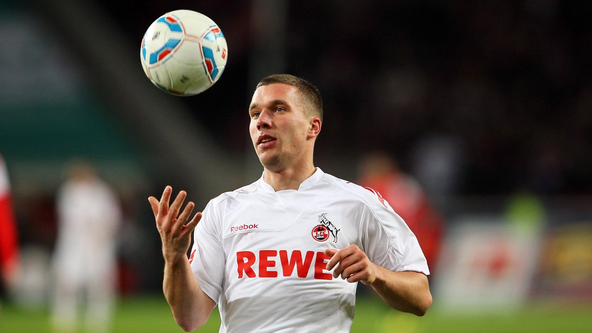 欧冠淘汰赛之夜，孔德，舞台越大越强