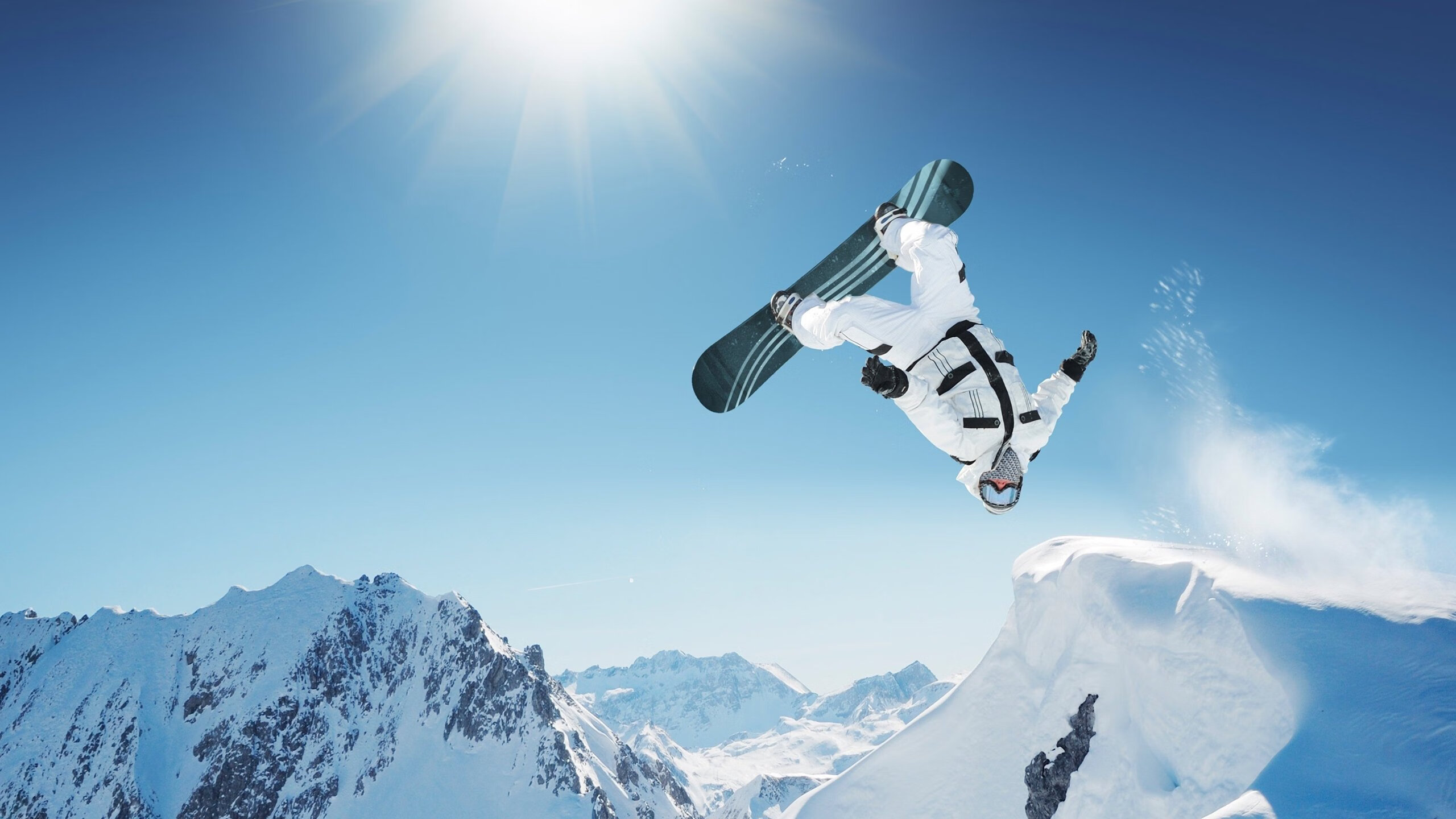 北京队防守锁死马刺，班凯罗在F1赛道接管比赛，竞技世界的平行狂想