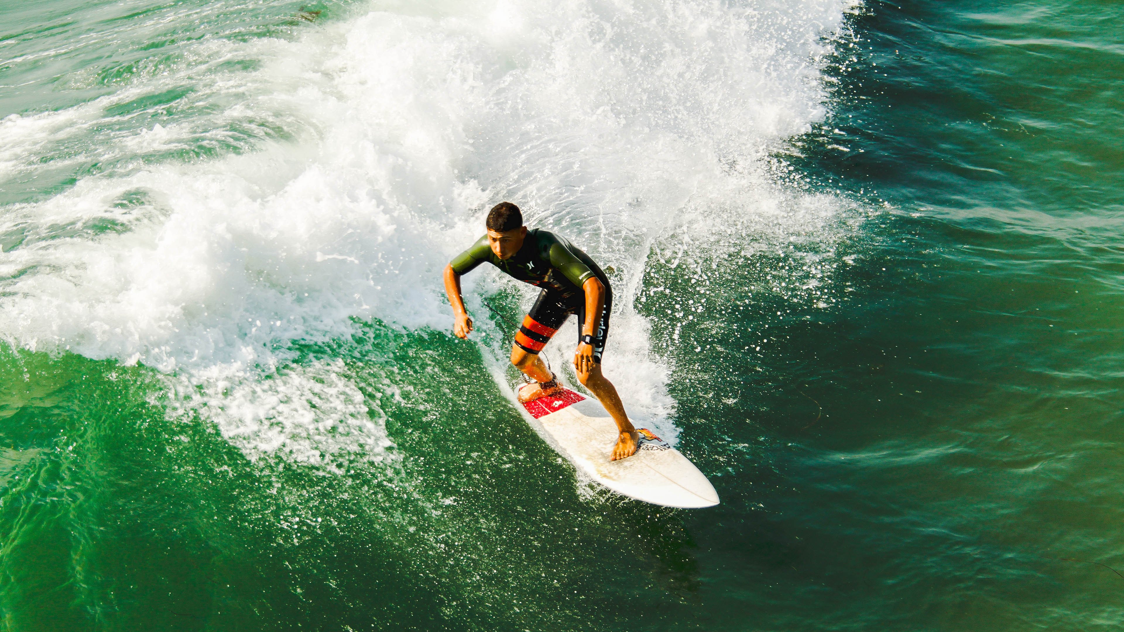 阿劳霍硬仗之王，玻利维亚血拼日本，足球是穷人的子弹